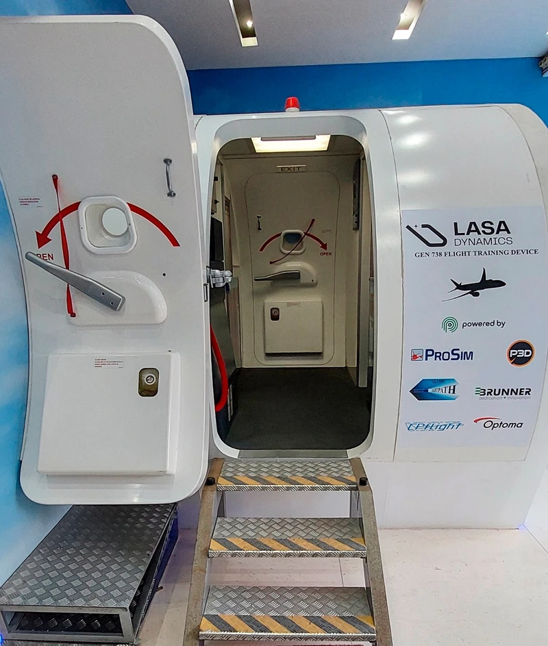 Exterior de un simulador “Gen 738 flight training device” de Lasa Dynamics. Foto: Lasa Dynamics